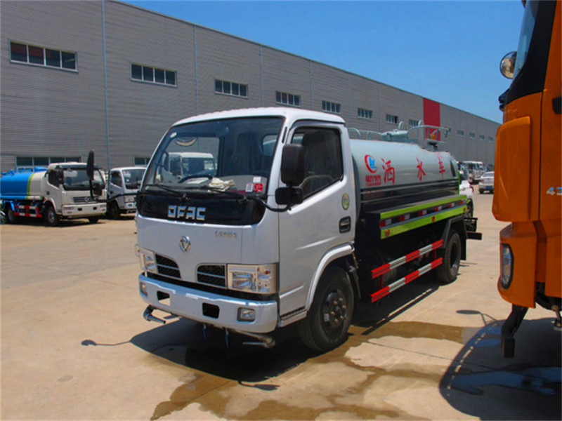 �|�L(f��ng)С������5����ˮ܇���Ãr����ɫ������Q֮������