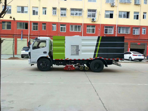 XZL5035TSL6型掃路車 東風(fēng)途逸掃路車 XZL5035TSL6型掃路車 東風(fēng)途逸掃路車