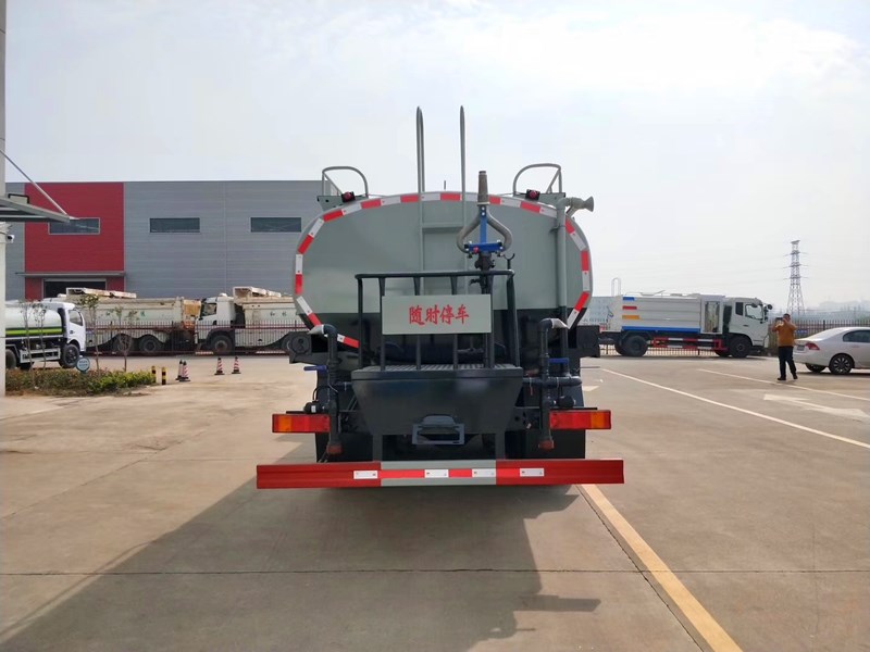 ���������|�L�������p��20����ˮ܇��·ϵ�y(t��ng)�� �ɹܵ�����λ��ͨ���y��ֱͨ���y���^�V�W(w��ng)����ˮ�ڣ�ǰ�_�����ȇ�����λ�Ȼ���������ƽ�_�����G����ˮ���ڣ��M���� 