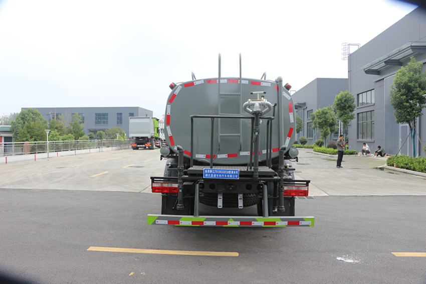 �v����8����ˮ܇-�|�L(f��ng)8����ˮ܇�r(ji��)��-����ӯͨ