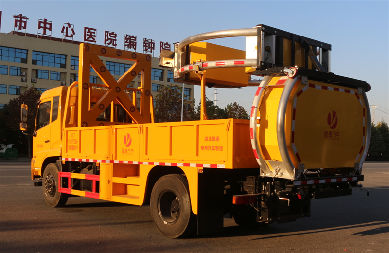 �|�L(f��ng)���\�S�Ʒ�ײ܇-�|�L(f��ng)���ٹ�·��ײ܇